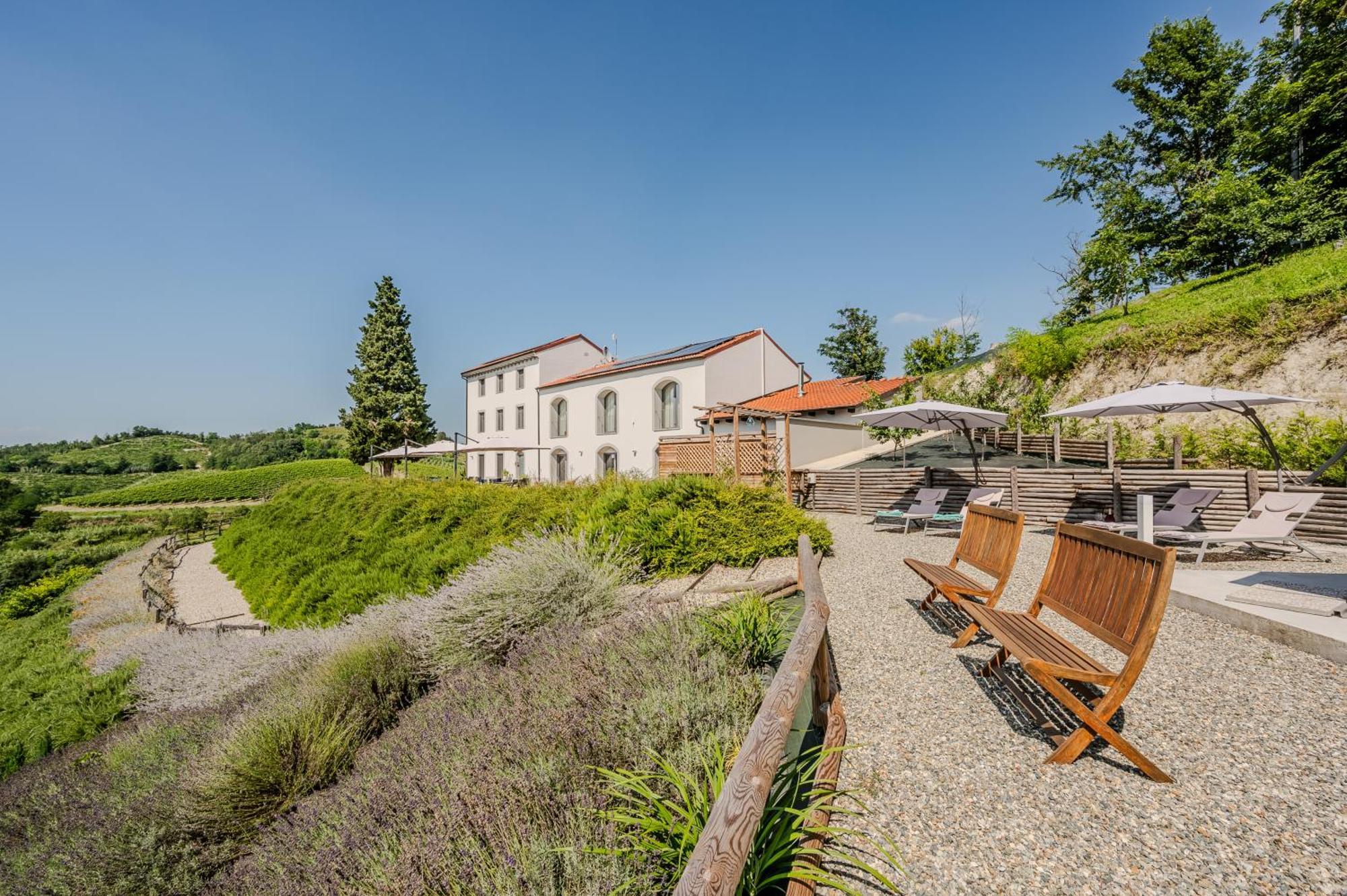 Villa Rocco Country House Ozzano Monferrato Bagian luar foto