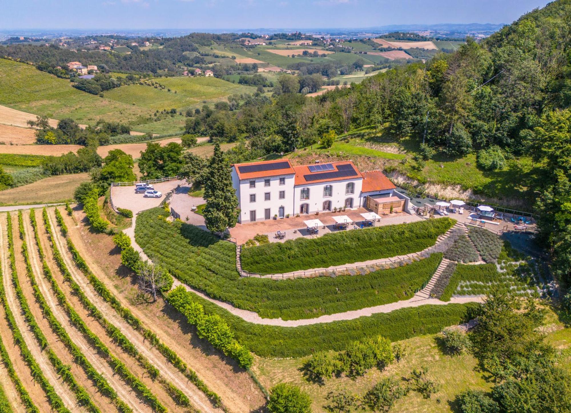 Villa Rocco Country House Ozzano Monferrato Bagian luar foto