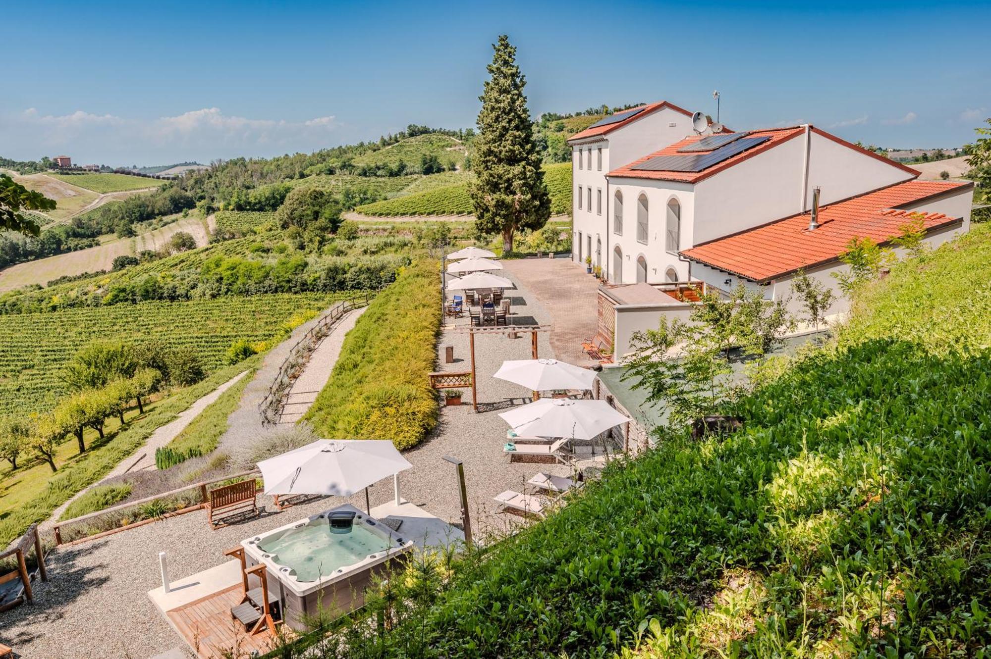 Villa Rocco Country House Ozzano Monferrato Bagian luar foto